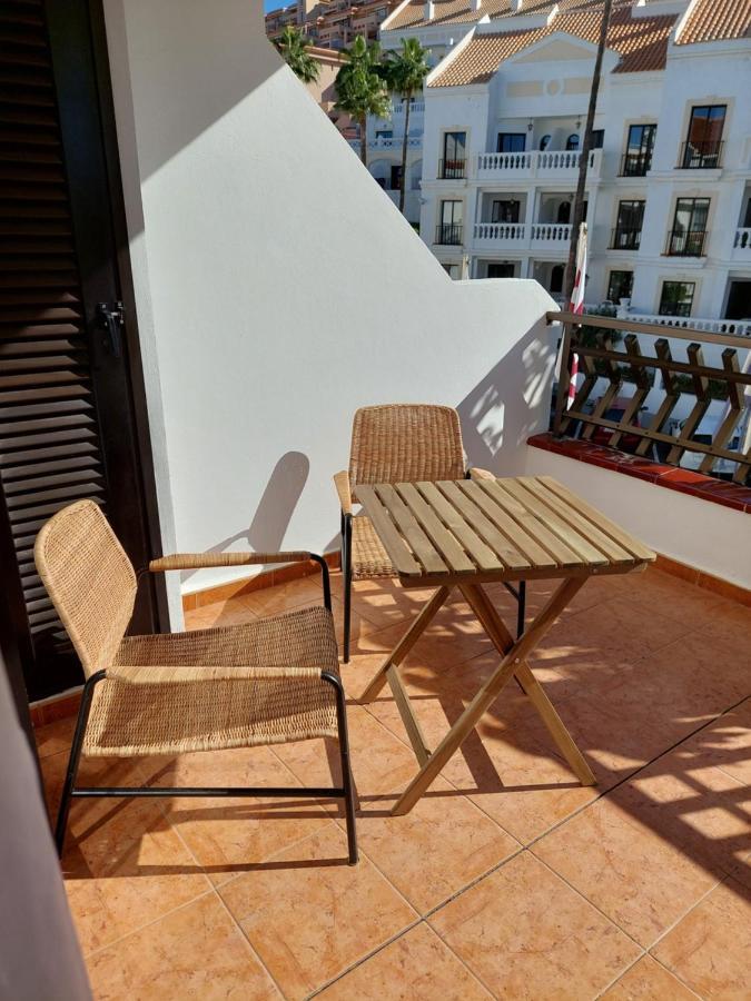 Greatly Located Apartment With Heated Pool, Los Cristianos ロスクリスティアーノス エクステリア 写真