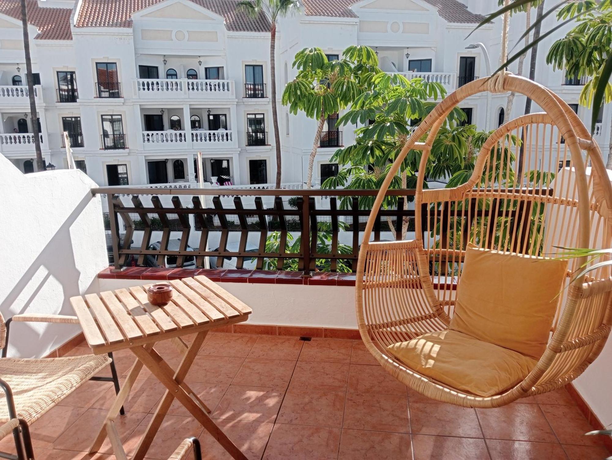 Greatly Located Apartment With Heated Pool, Los Cristianos ロスクリスティアーノス エクステリア 写真