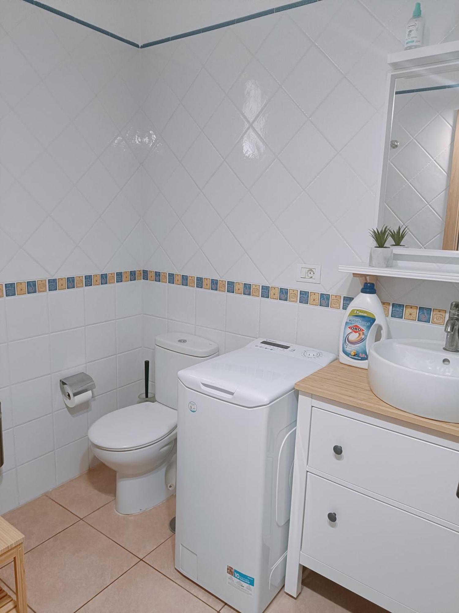 Greatly Located Apartment With Heated Pool, Los Cristianos ロスクリスティアーノス エクステリア 写真
